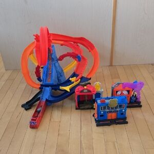 Hot Wheels Race Track Set